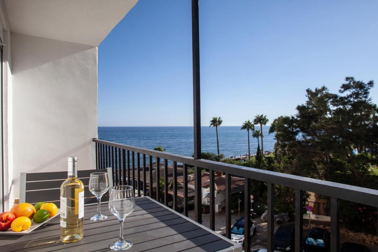 Lovely Beachfront Apartment In Calahonda Sitio de Calahonda Luaran gambar